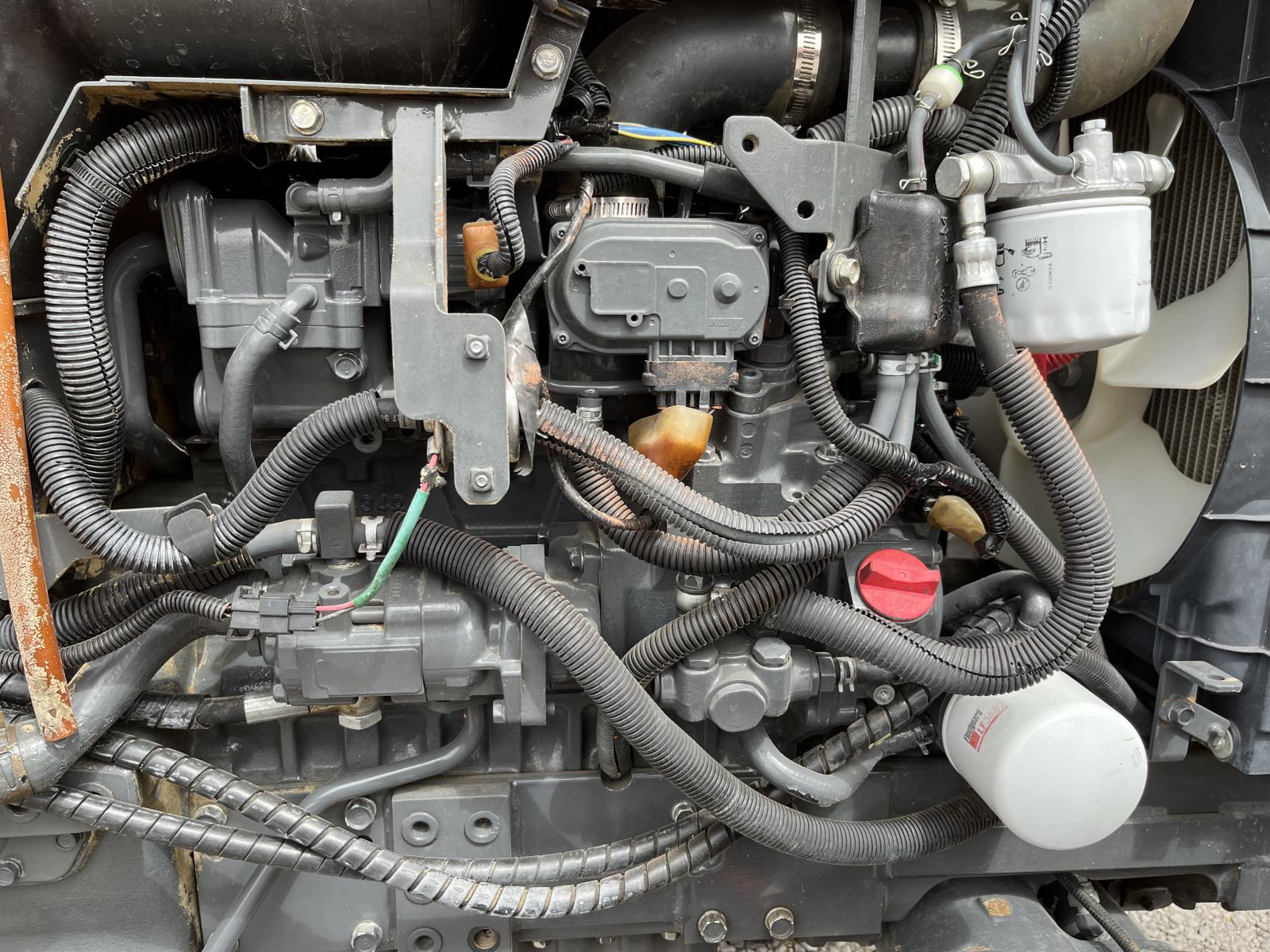 ./imagenes/INVOICE/2019/17302/TRACTOR KUBOTA L4701 - (2).JPG